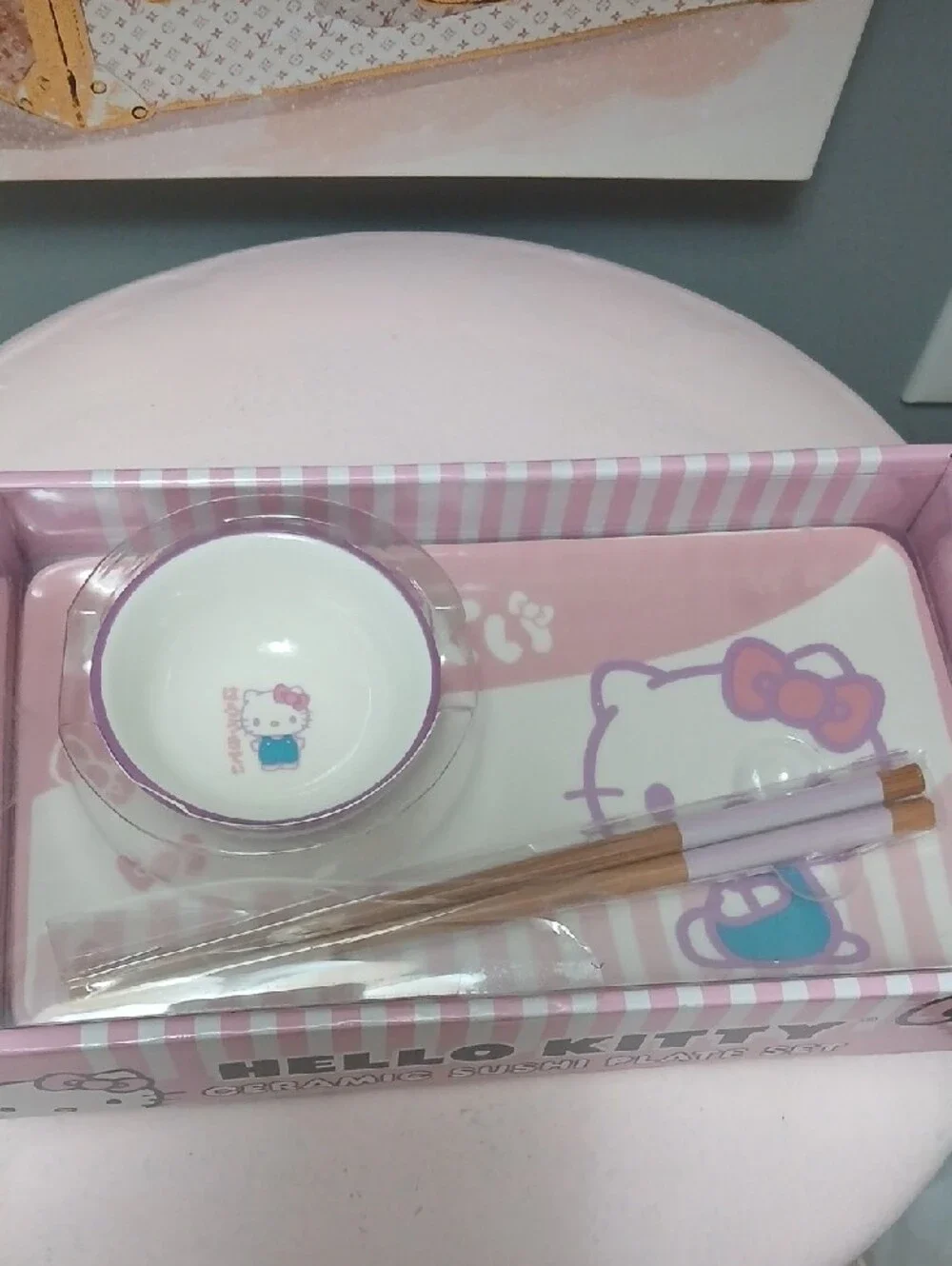 Sanrio Hello Kitty Pink and White Ceramic Sushi Plate Set NIB